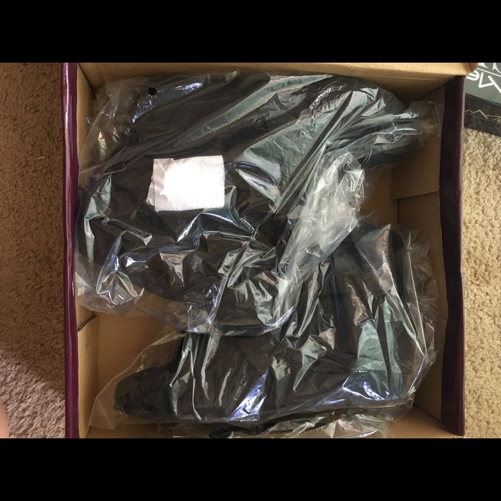 Boot - Picture 3 of 4